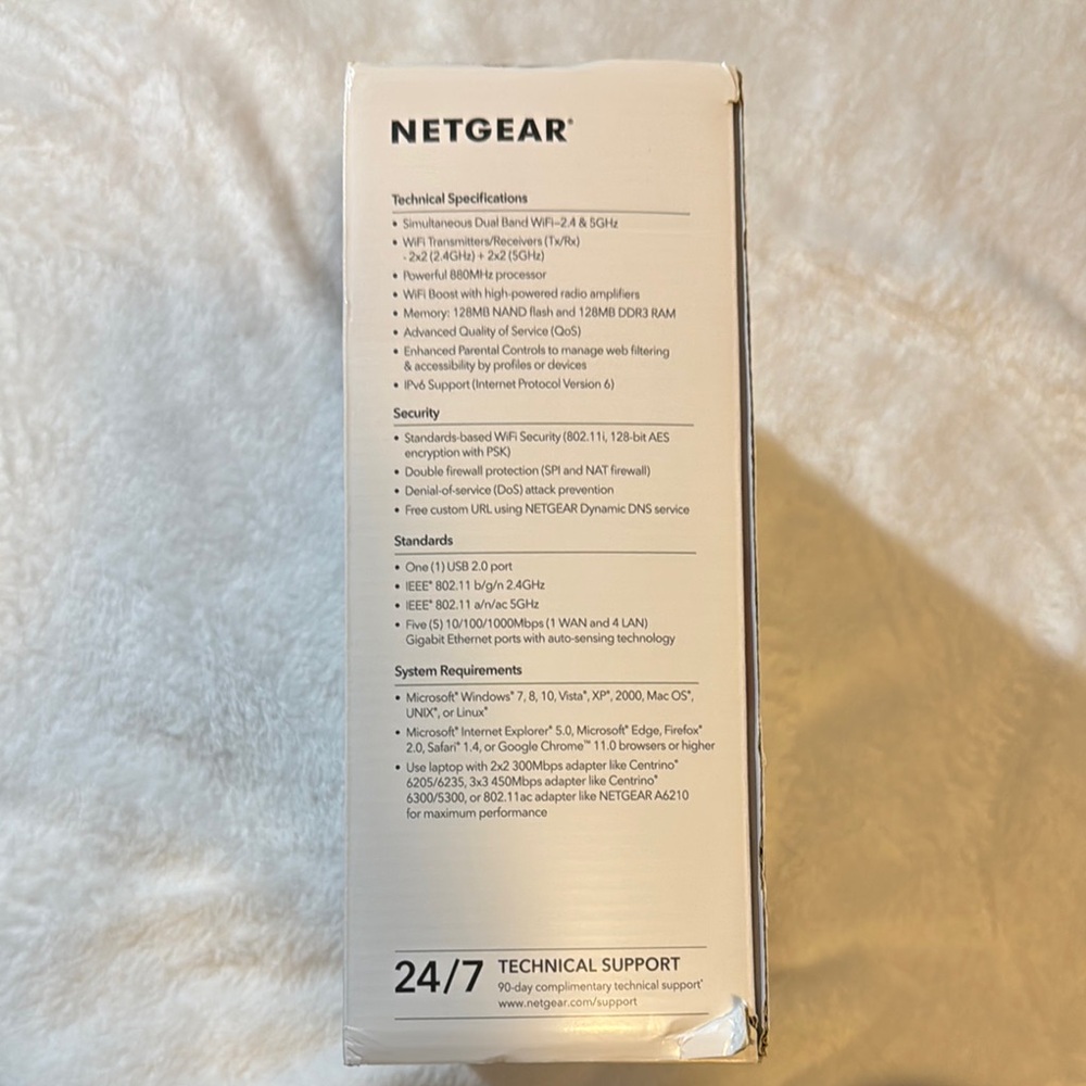 NETGEAR AC1200 WiFi Router - Black - Picture 8 of 11